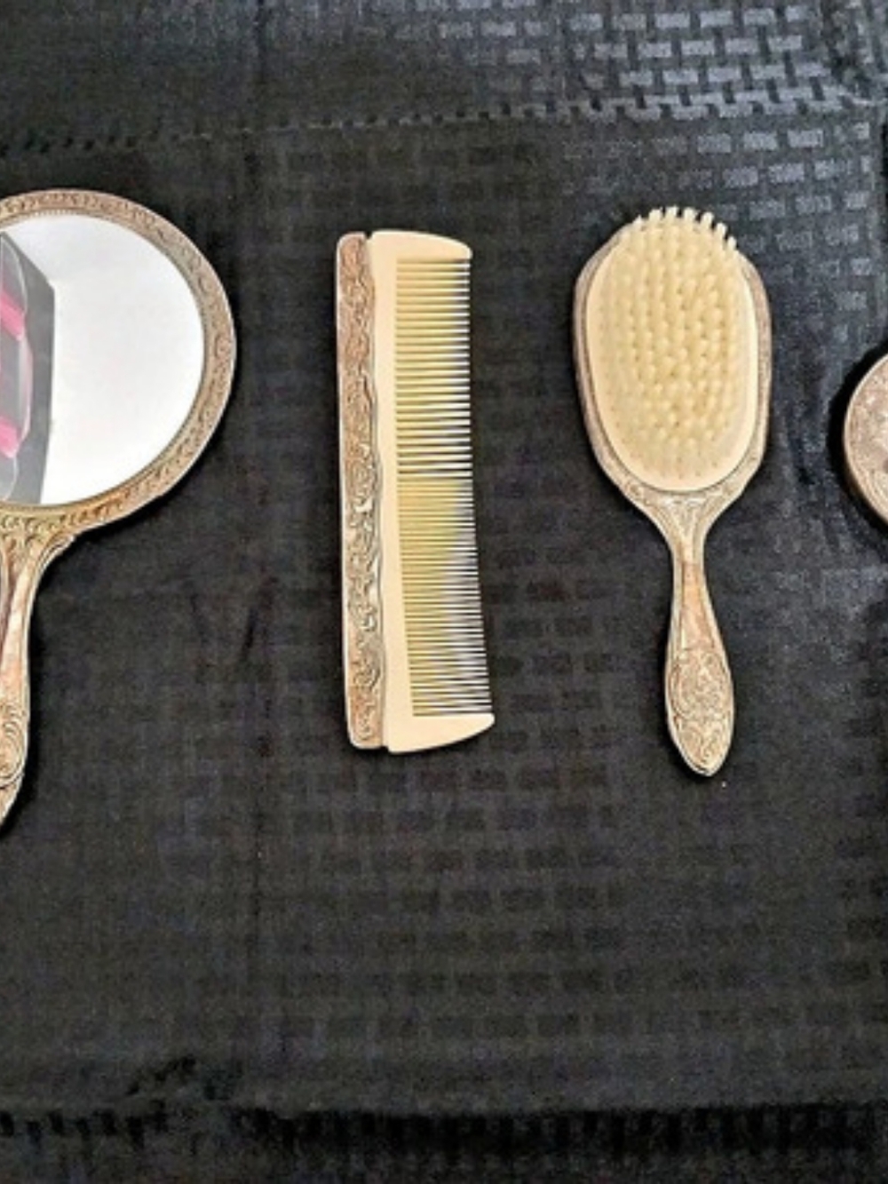 Vintage 4 PC Vanity Set